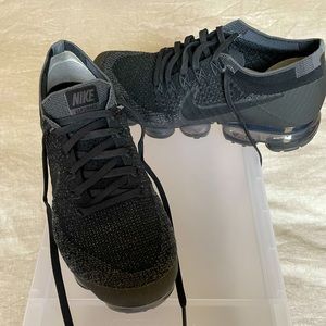 Nike Vapomax Women’s Triple Black 8.5 Sz Shoes EUC